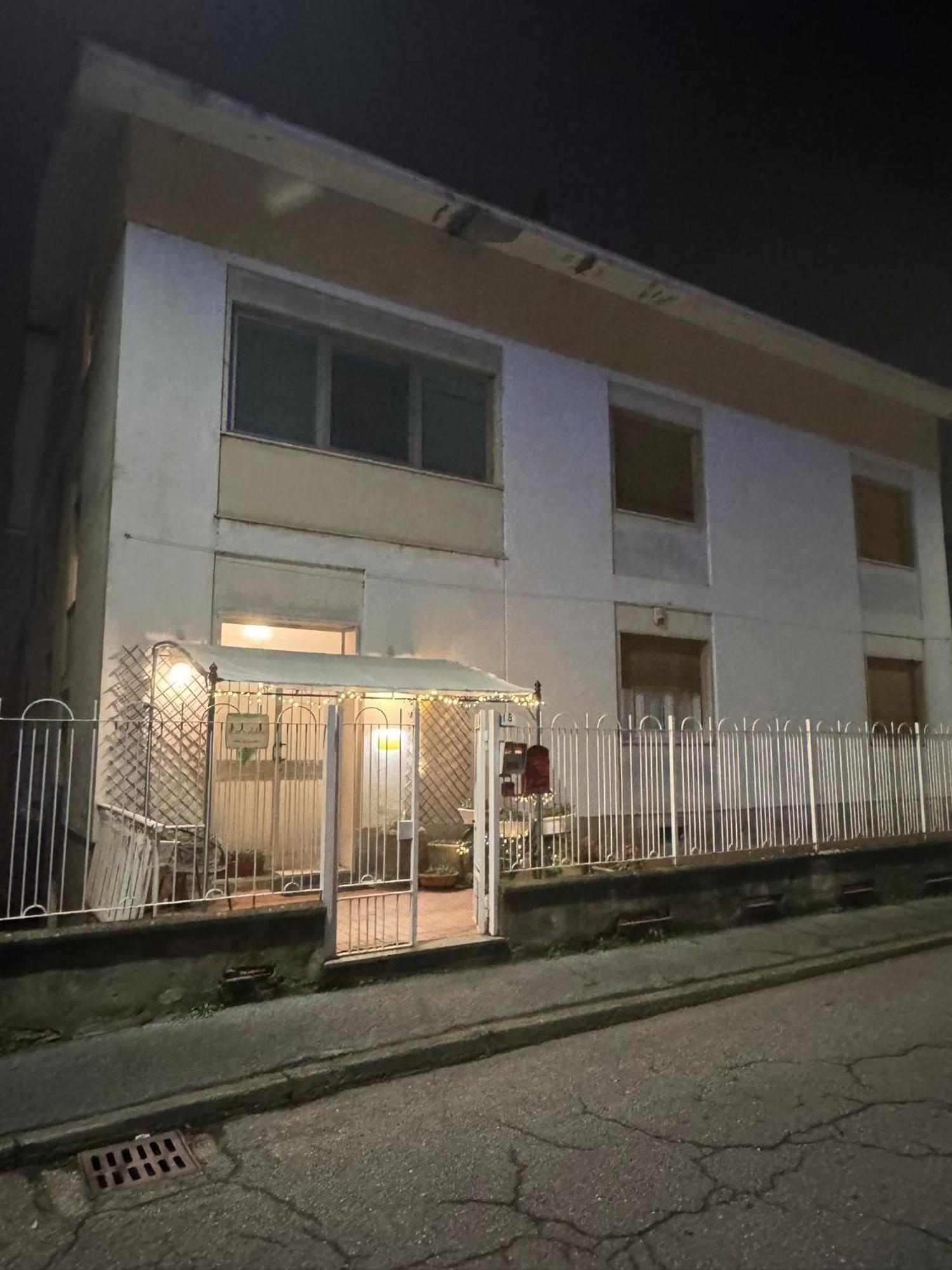 セッラヴァッレ・スクリーヴィア Casa Adele Bed & Breakfast エクステリア 写真